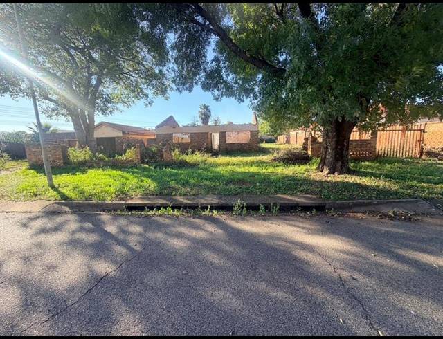 LAND FOR SALE IN ERASMIA